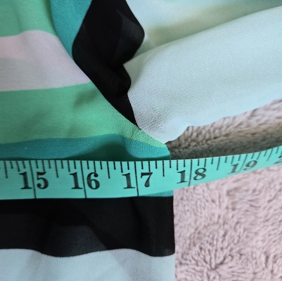 Michael Kors Semi Sheer Green, White And Black Striped Tunic Blouse. Size Small - Picture 12 of 13